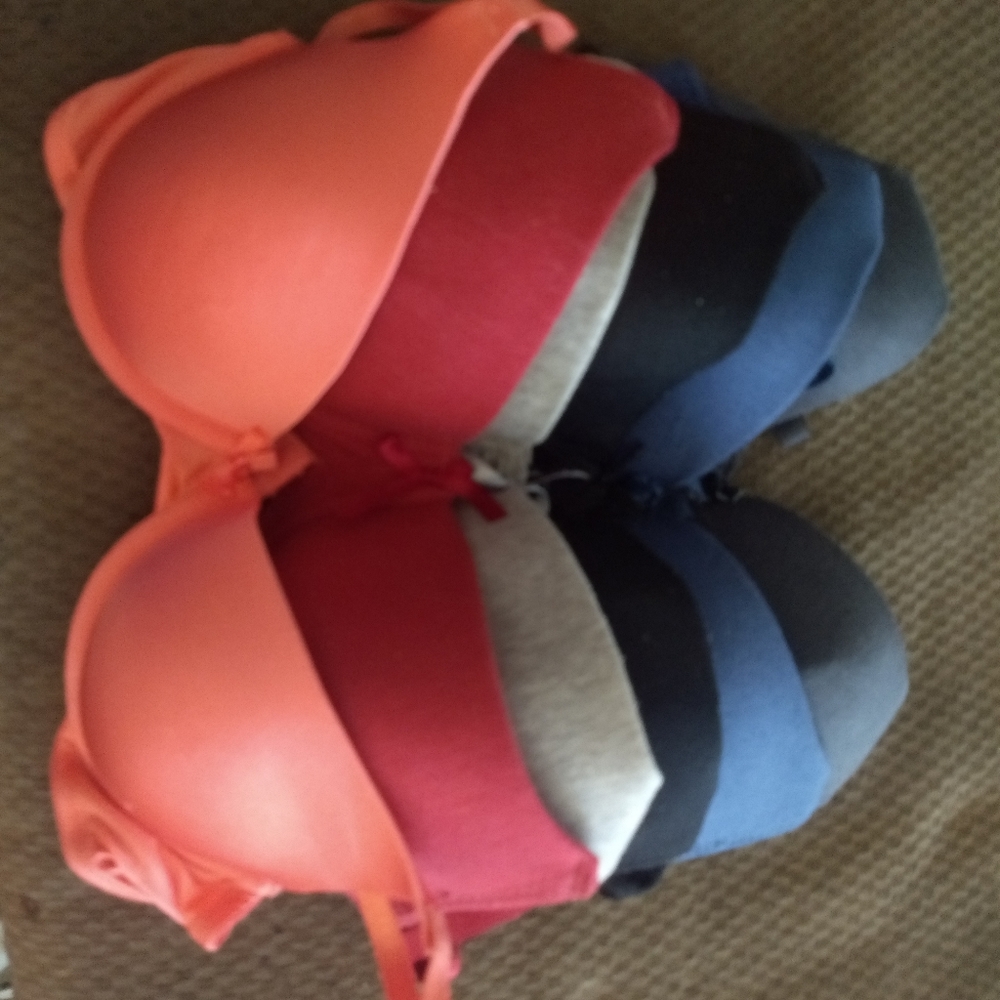 Bundle of 6 Mamia 36C padded bras